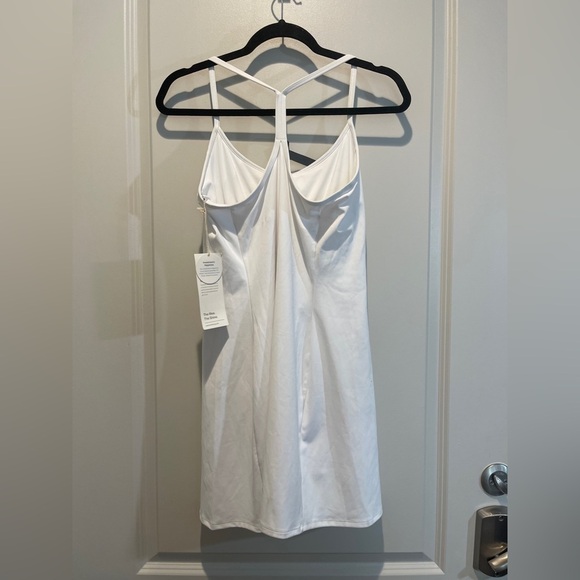 Vuori White Tennis Dress w/ Built-In Shorts Size Medium - Picture 5 of 9